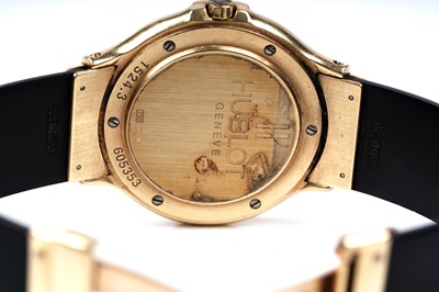 Lot 455 - Hublot MDM: an 18ct yellow gold cased quartz wristwatch