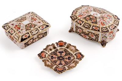 Lot 349 - Royal Crown Derby: a collection of Royal Crown Derby ‘Imari’ pattern ceramics