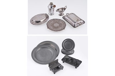 Lot 436 - A selection of silverplate and pewter wares