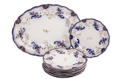 Lot 335 - A part Victorian Davenport dinner service