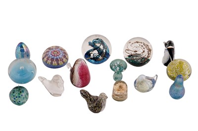 Lot 429 - A collection of contemporary glass paperweights