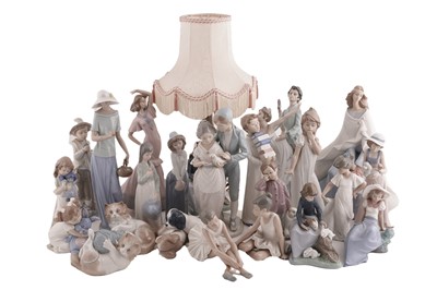Lot 383 - A large quantity of Nao figurines