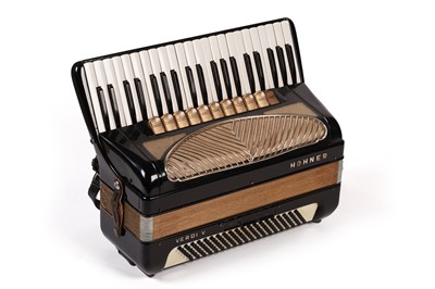 Lot 8 - A Hohner Verdi V accordion