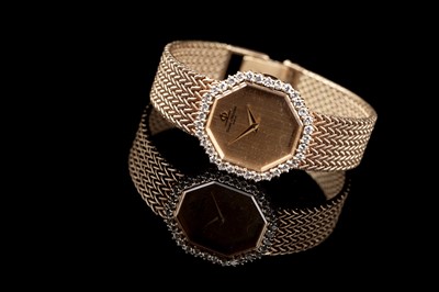 Lot 442 - Baume & Mercier, Geneve: an 18ct yellow gold cased lady's cocktail watch