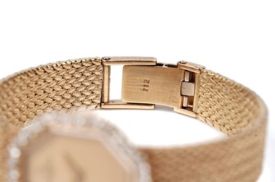 Lot 442 - Baume & Mercier, Geneve: an 18ct yellow gold cased lady's cocktail watch