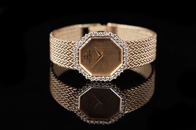 Lot 442 - Baume & Mercier, Geneve: an 18ct yellow gold cased lady's cocktail watch