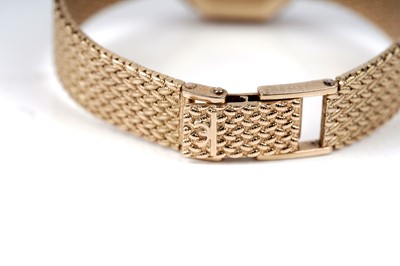 Lot 442 - Baume & Mercier, Geneve: an 18ct yellow gold cased lady's cocktail watch