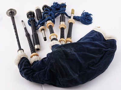 Lot 19 - A set of Scottish bagpipes