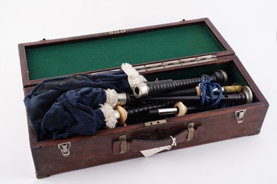 Lot 19 - A set of Scottish bagpipes