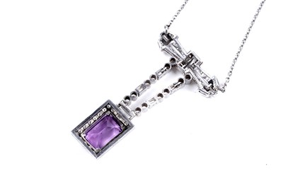 Lot 827 - An Art Deco amethyst and diamond necklace