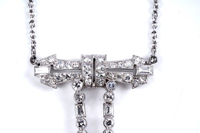 Lot 827 - An Art Deco amethyst and diamond necklace