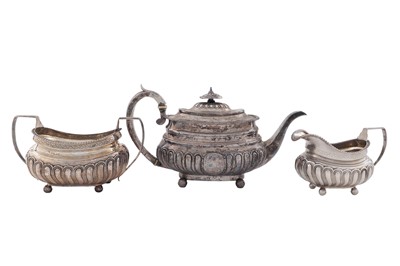 Lot 138 - A George III silver teapot
