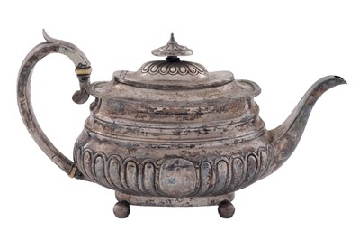 Lot 138 - A George III silver teapot