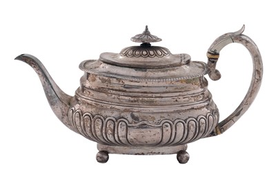 Lot 138 - A George III silver teapot