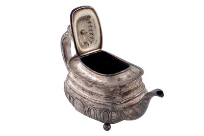 Lot 138 - A George III silver teapot