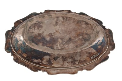 Lot 142 - A George V silver entrée dish