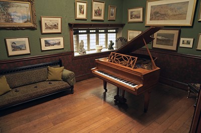 Lot 1041 - A fine Bluthner satinwood-cased boudoir piano