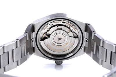 Lot 617 - IWC: a stainless steel cased midsized automatic wristwatch
