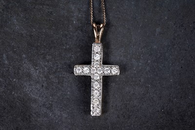 Lot 183 - A diamond crucifix pendant