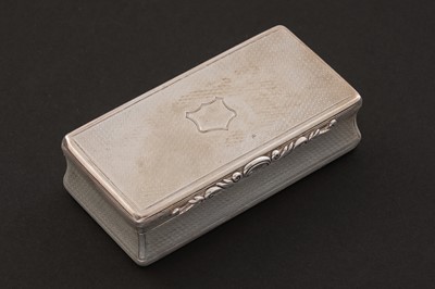 Lot 287 - An early Victorian silver snuff box