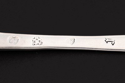 Lot 674 - A rare Queen Anne Scottish silver trefid spoon