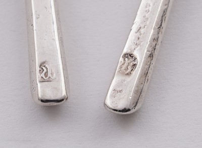 Lot 397 - A pair of James I silver slip-top spoons