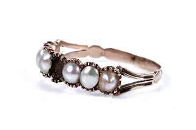 Lot 34 - A Georgian pearl ring