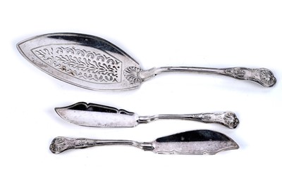 Lot 172 - A William IV silver King's pattern fish slice; and a pair of butter knives