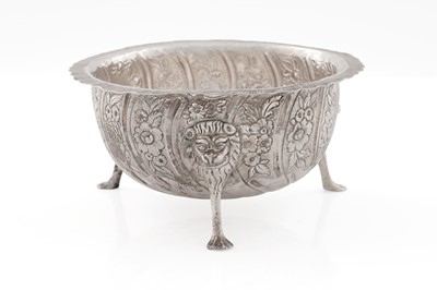 Lot 80 - A George II/III Irish silver sugar bowl