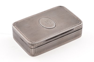 Lot 280 - A George III silver snuff box