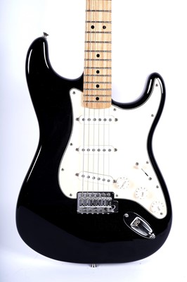 Lot 129 - A Fender Mexico Standard Stratocaster