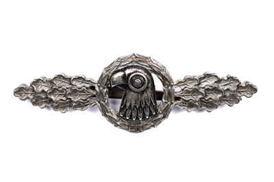 Lot 716 - A German Second World War Luftwaffe Reconnaissance clasp badge