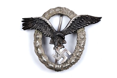 Lot 754 - A German Second World War Luftwaffe Pilot's War badge