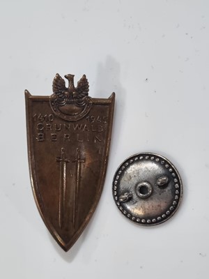Lot 599 - Polish badges and medals