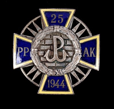 Lot 599 - Polish badges and medals