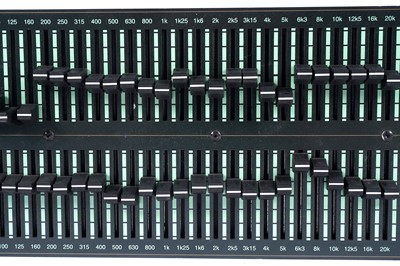 Lot 179 - An LA Audio EQ231G graphic equalizer