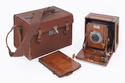 Lot 386 - A collection of three Edwardian plate cameras