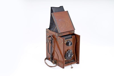 Lot 386 - A collection of three Edwardian plate cameras