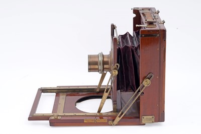 Lot 386 - A collection of three Edwardian plate cameras