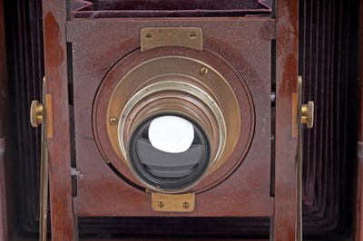 Lot 386 - A collection of three Edwardian plate cameras