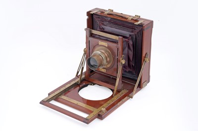 Lot 386 - A collection of three Edwardian plate cameras