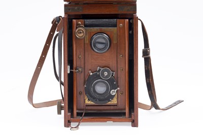 Lot 386 - A collection of three Edwardian plate cameras