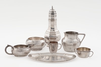 Lot 124 - Miscellaneous small silver