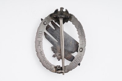 Lot 790 - A German Second World War Paratrooper's badge