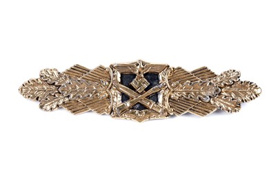Lot 831 - A German Second World War Close Combat Clasp