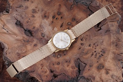 Lot 263 - A Nivada Automatic gold cased wristwatch