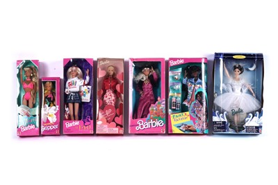Lot 485 - A large collection of boxed Mattel Barbie and friends figures