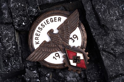 Lot 843 - German Third Reich period medal badge for the 1939 National Trade Competition