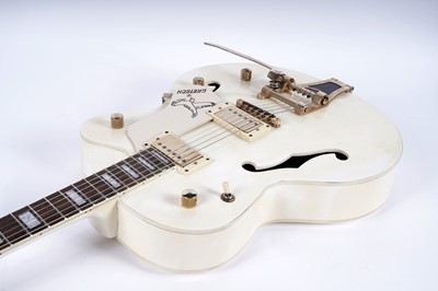 Lot 90 - A Gretsch-style guitar