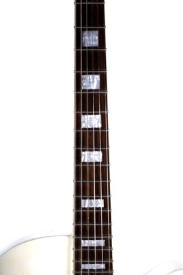 Lot 90 - A Gretsch-style guitar